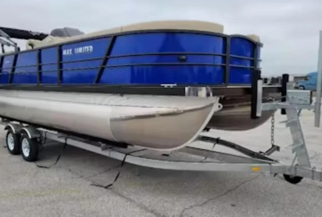 Pontoon Boat