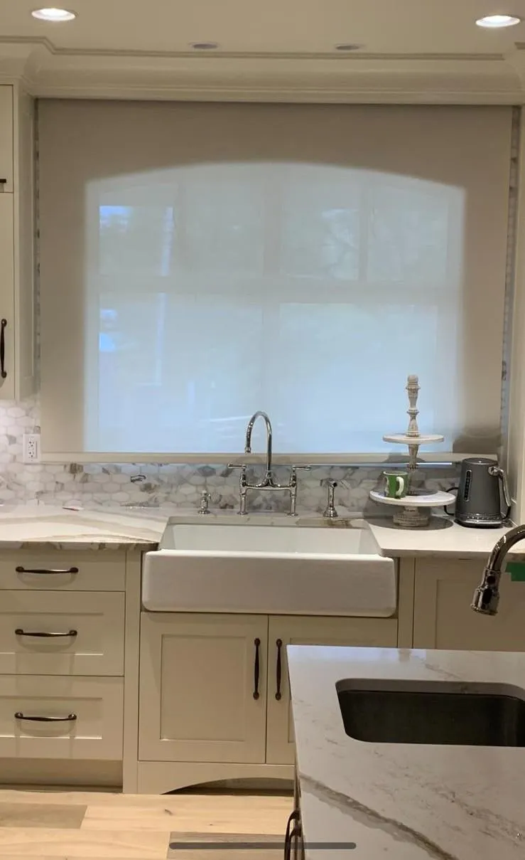 white window curtain during daytime