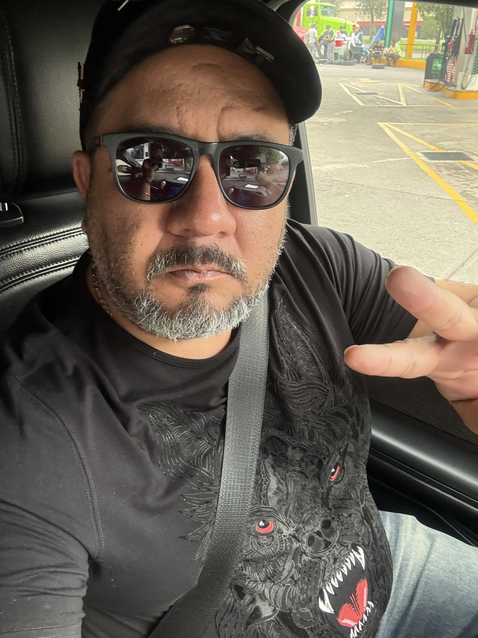 Retrato corporativo de Carlos Mendoza