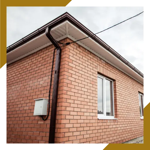 Seamless aluminum gutters installed along a Franklin, TN roofline