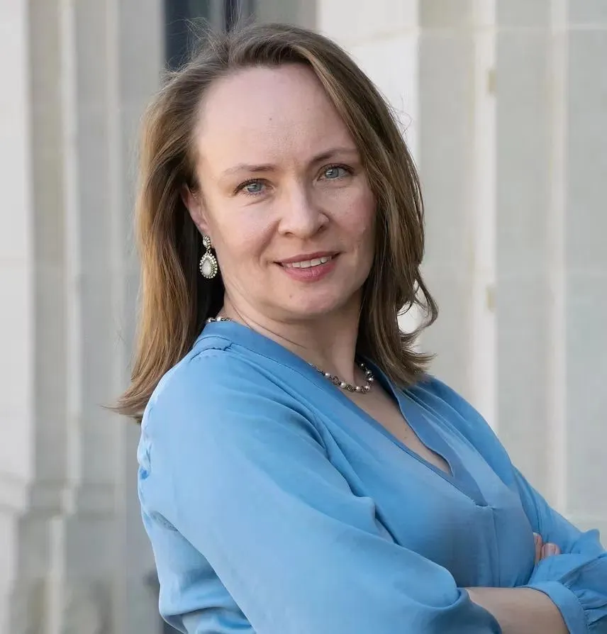 Portrait photo of Irina Jones (professional headshot)