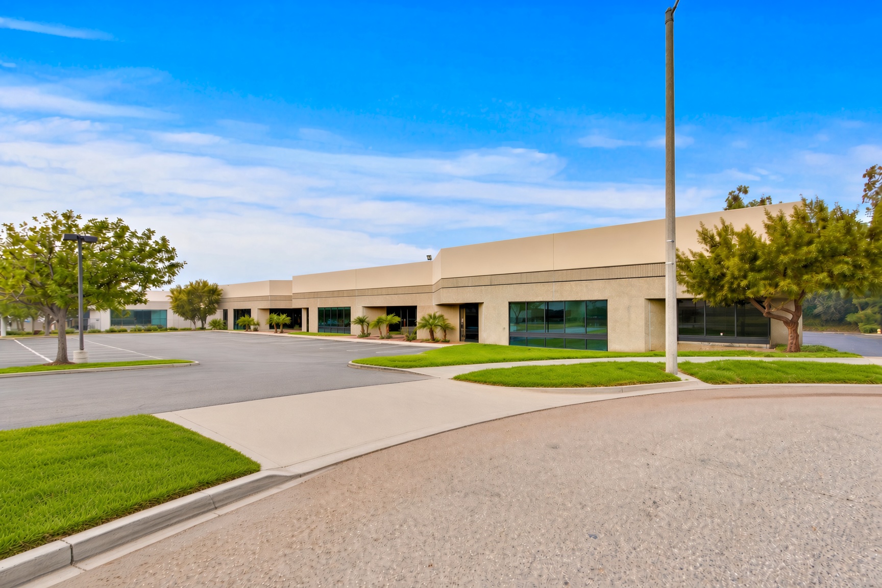 Sell or Lease Your Warehouse? 5 Questions to Ask Before You Decide