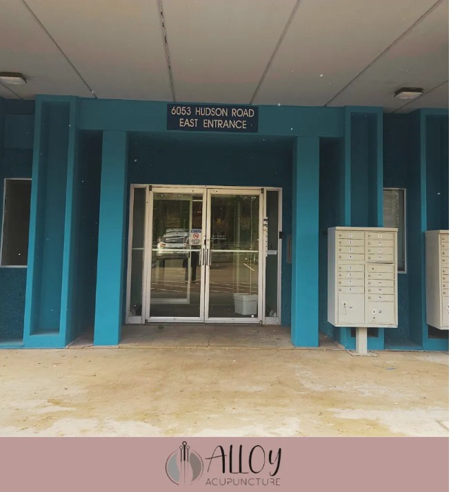 exterior view of the modern, easily accessible building for the acupuncture clinic in woodbury mn.