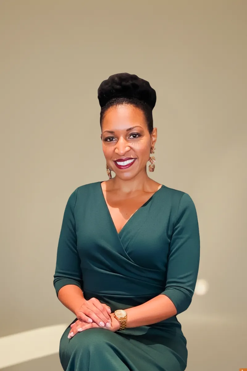 Portrait of the Founder & Strategist