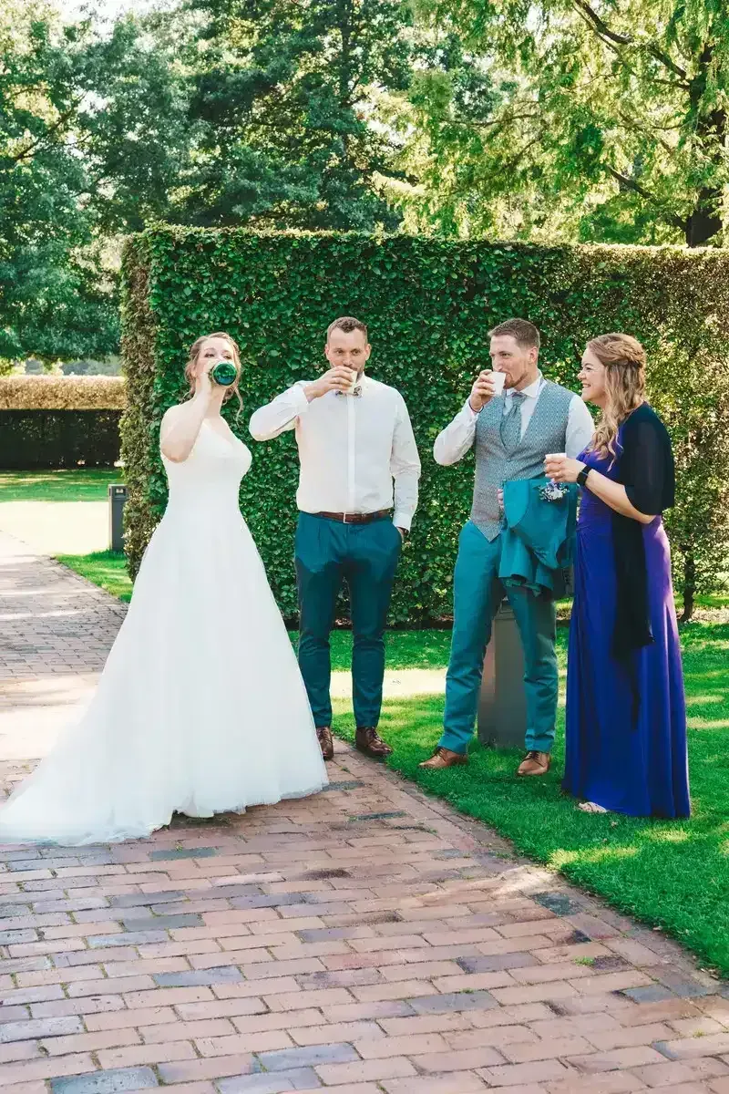 Russische Hochzeitsfeier mit traditionellen Tänzen – videograf-russische-hochzeit