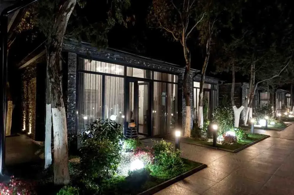Landscape Lighting Ideas Omaha Homeowners Love for Beautiful Outdoor Spaces