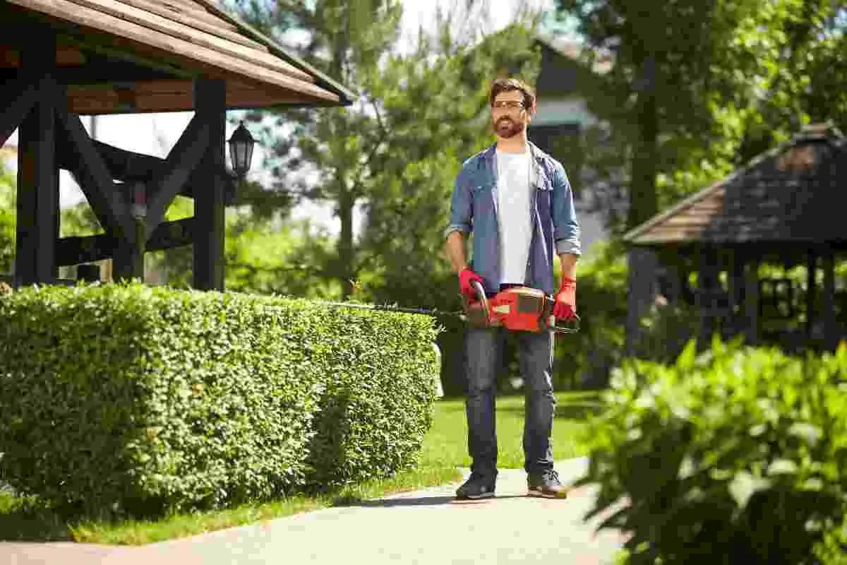 Questions to Ask Before Hiring Lawn Mowing in Omaha