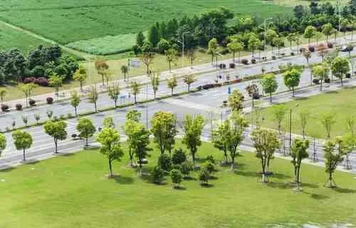 Commercial Landscape Services in Omaha, NE: How to Find the Best Partner