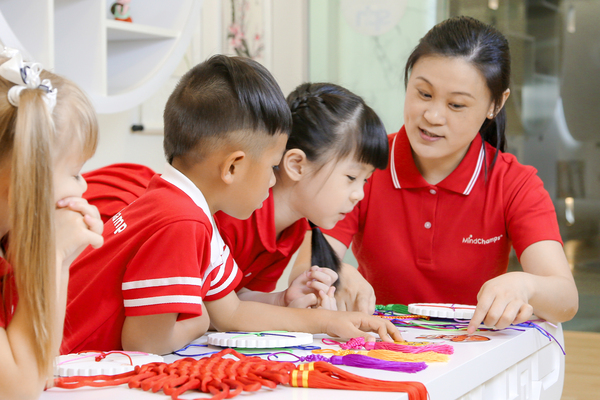 Preschool child confidently expressing and acting during an interactive performing arts session