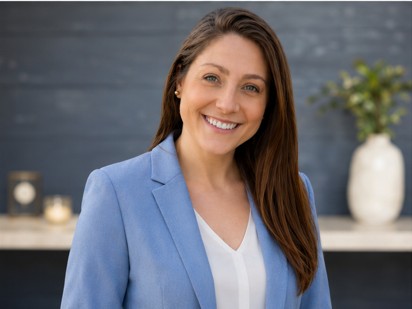 Shelbi from Link Mortgage in a warm lifestyle setting