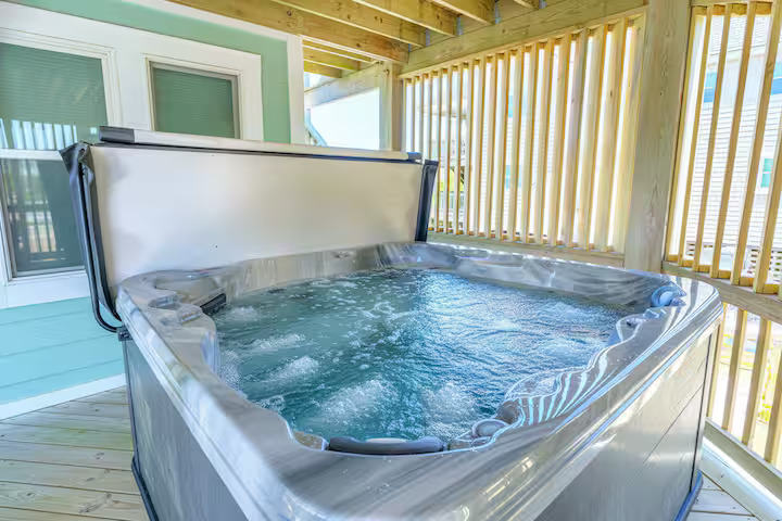 Hot Tub & Pool