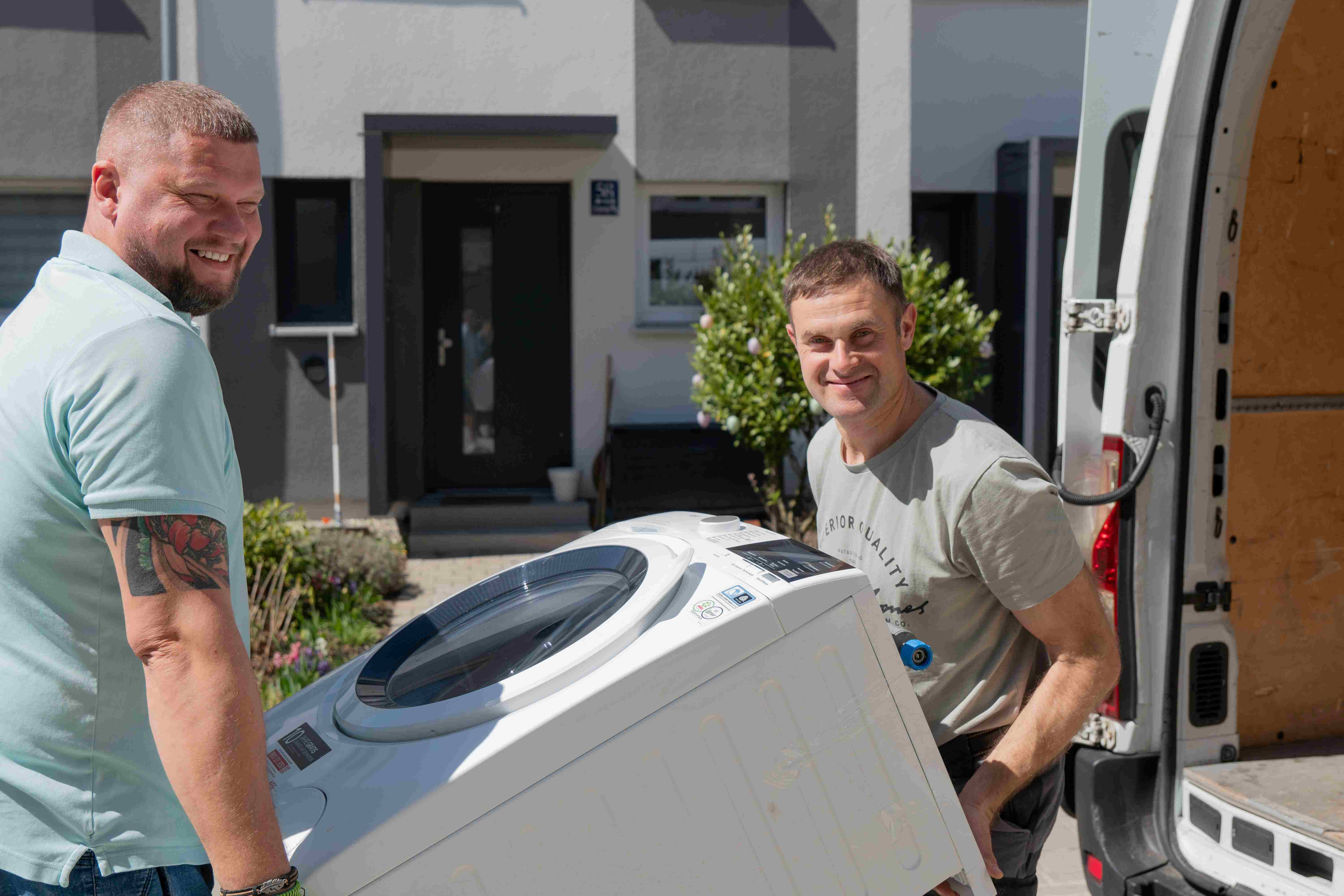 {{ custom_values.service_1 }} in {{custom_values.biz_area_1})