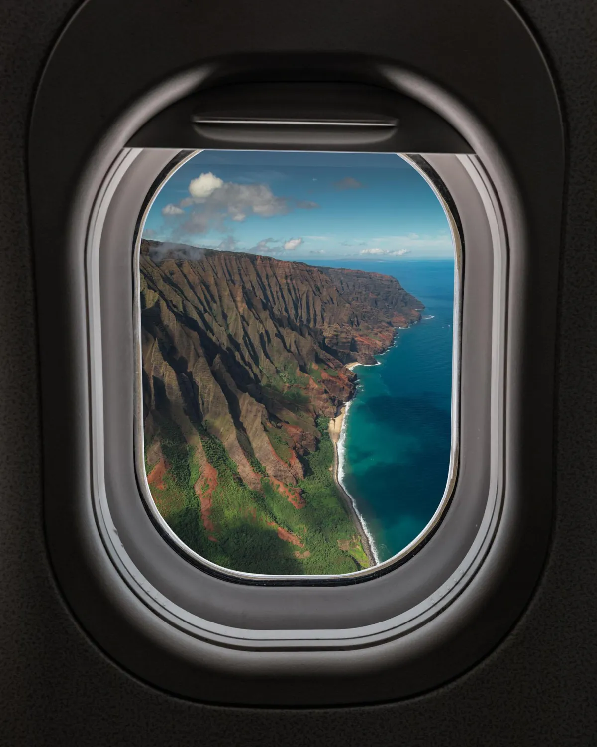 hawaii through a plane window