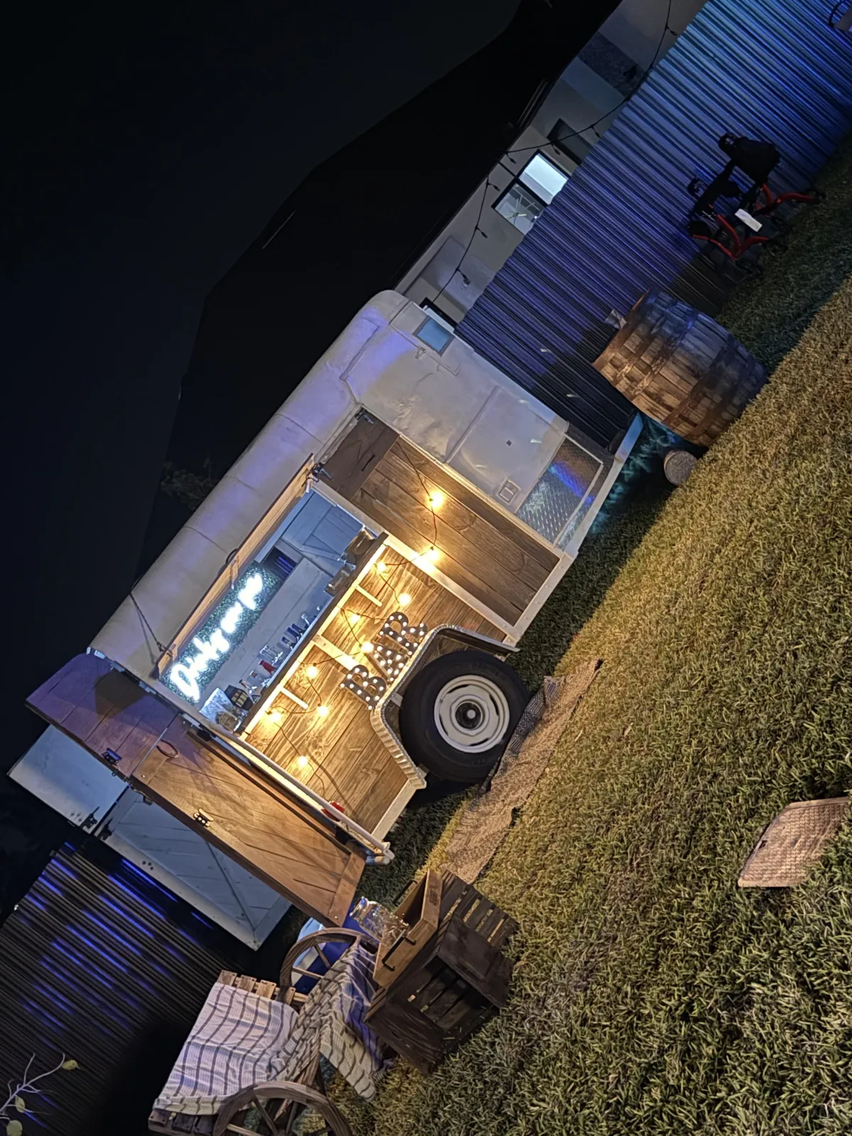 Horse trailer bar
