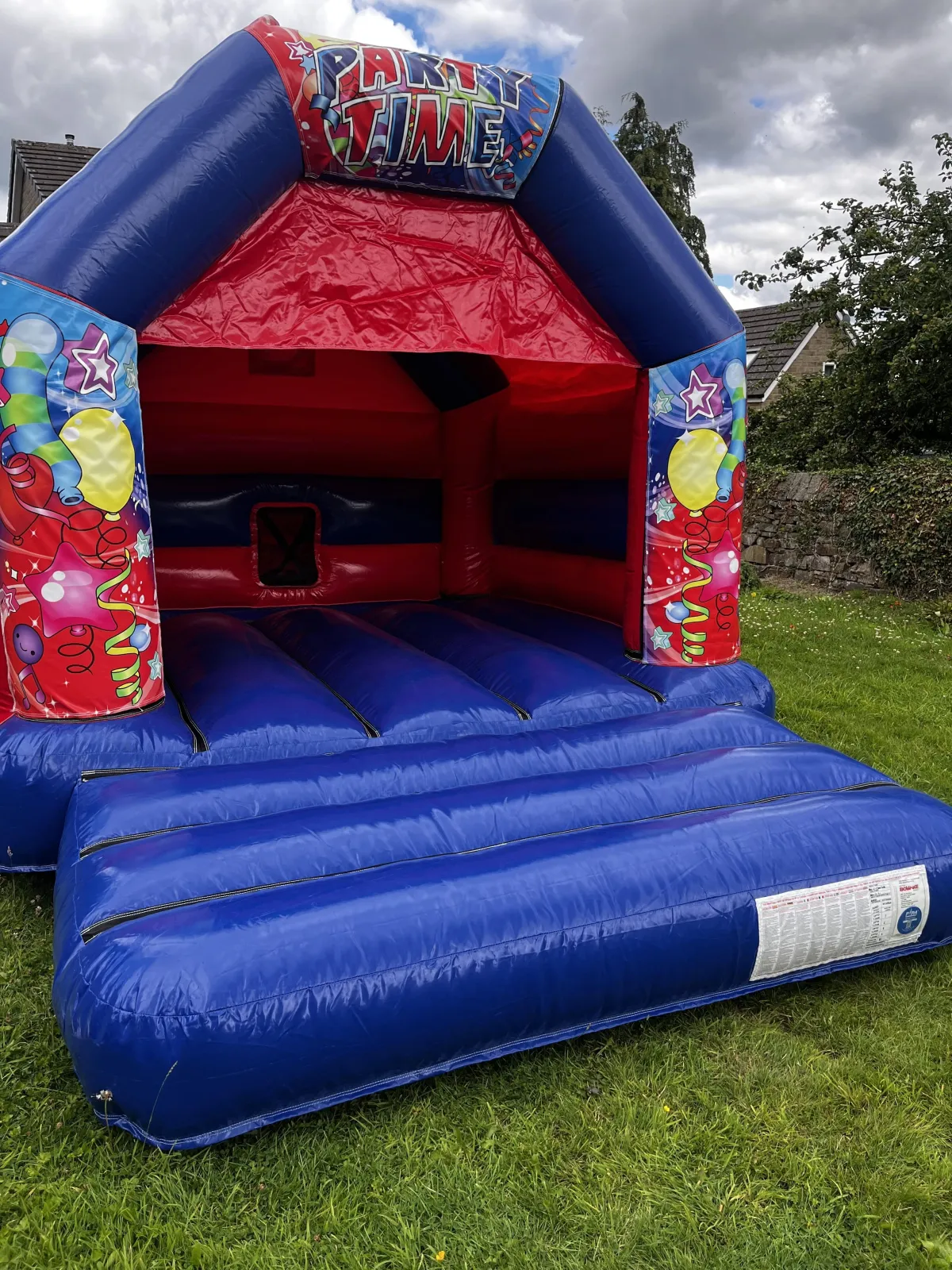 Bouncy castle hire in Bradford for children’s birthday parties.