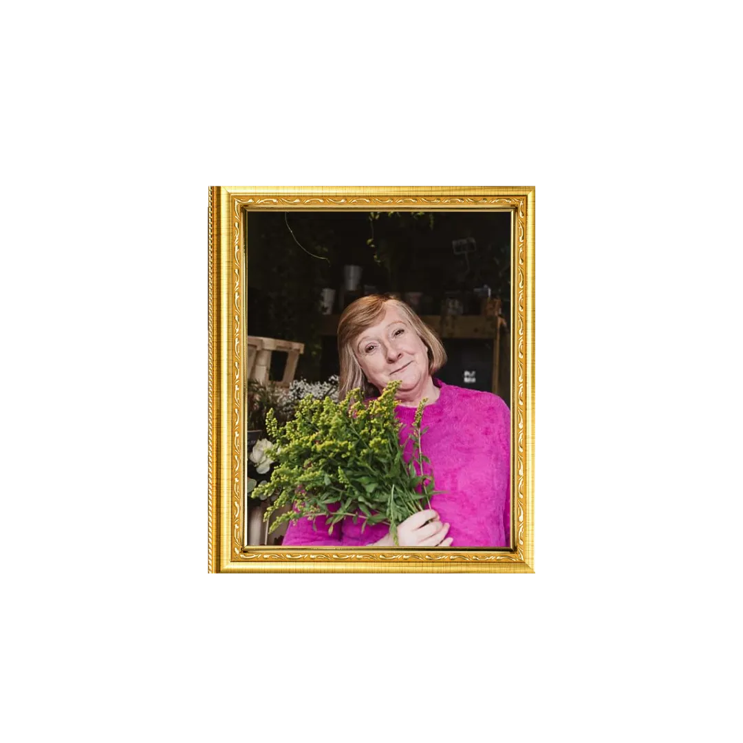 marie with bunch of floweres
