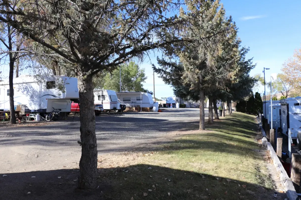 spacious clean back in sites for long term stays a winnemucca rv park