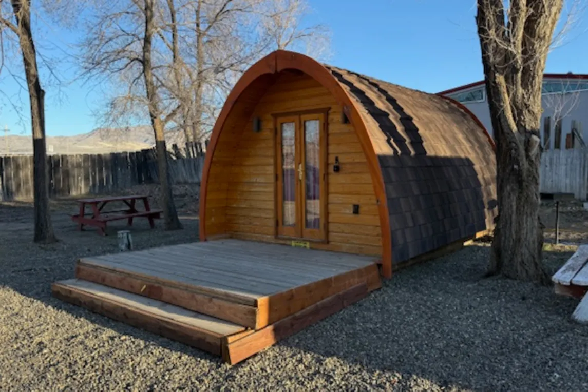 Cozy cabin stay in winnemucca rv park