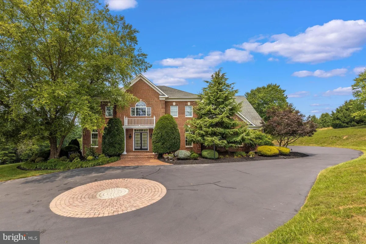 Frederick Concrete builds and installs driveway