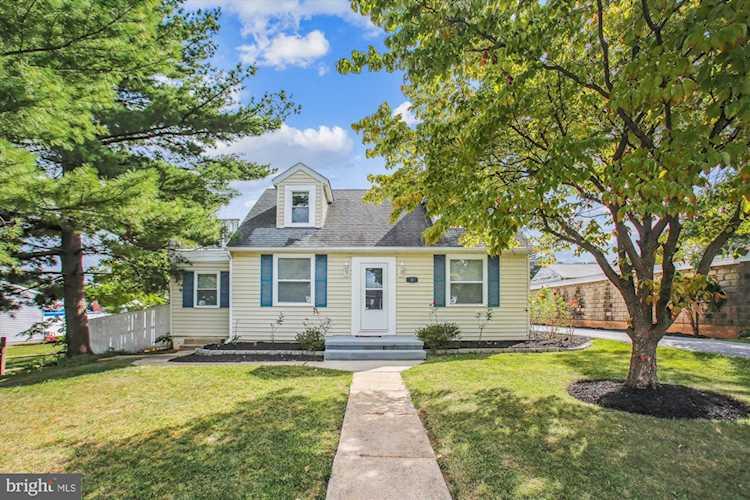 Frederick Concrete builds and installs Pathway