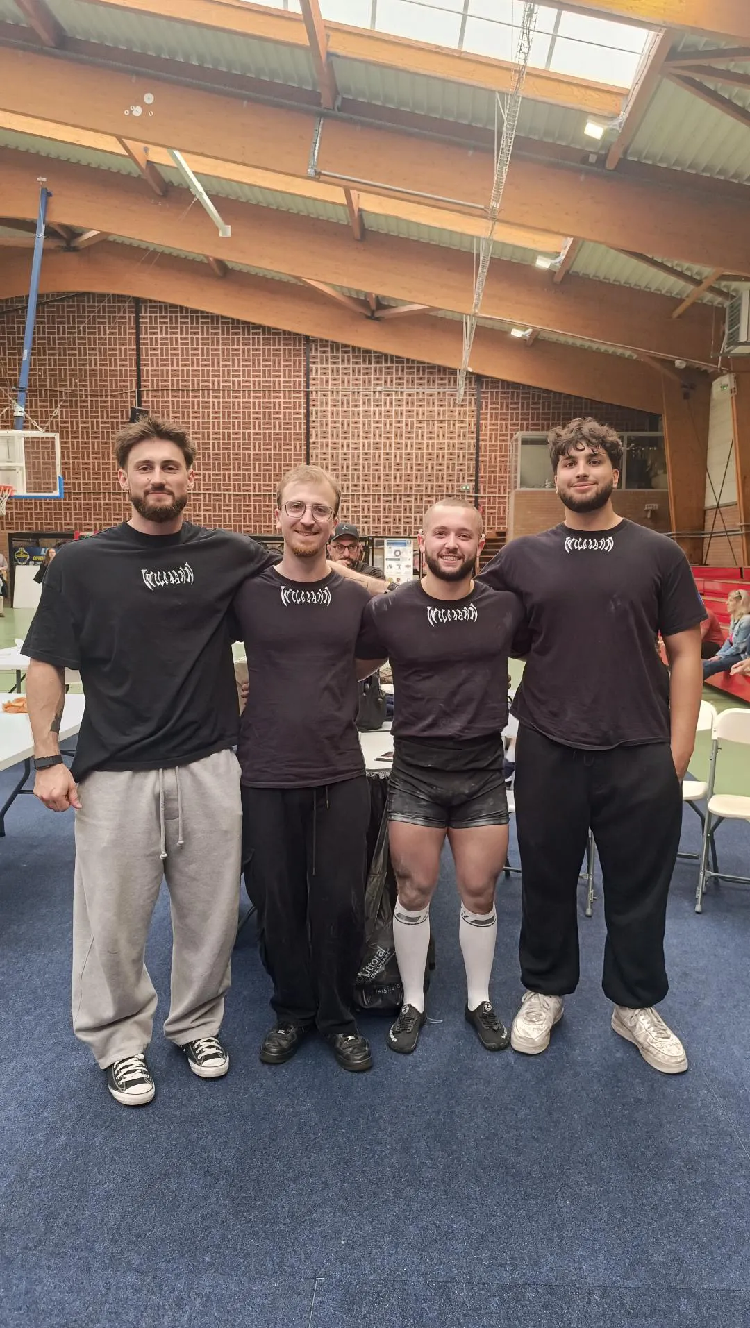 Wilmann et Liam avec leurs athlètes en compétition