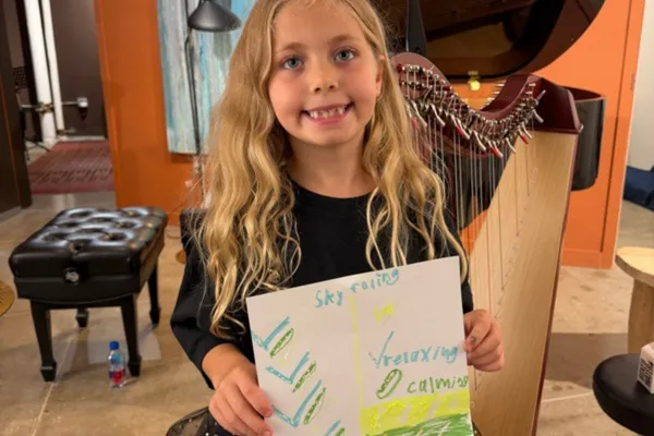 Cici's Musical Graphic Score: Sound and Imagination