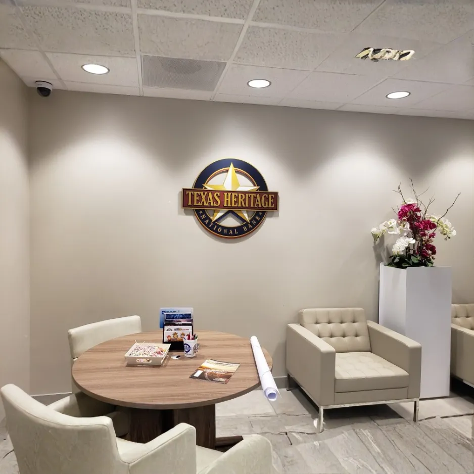 Dimensional lettering