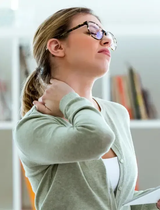 lady with neck pain