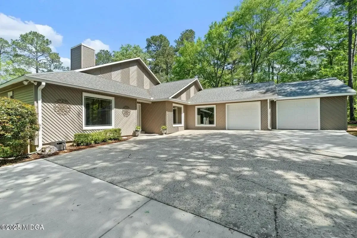 Macon Concrete builds and installs Patio