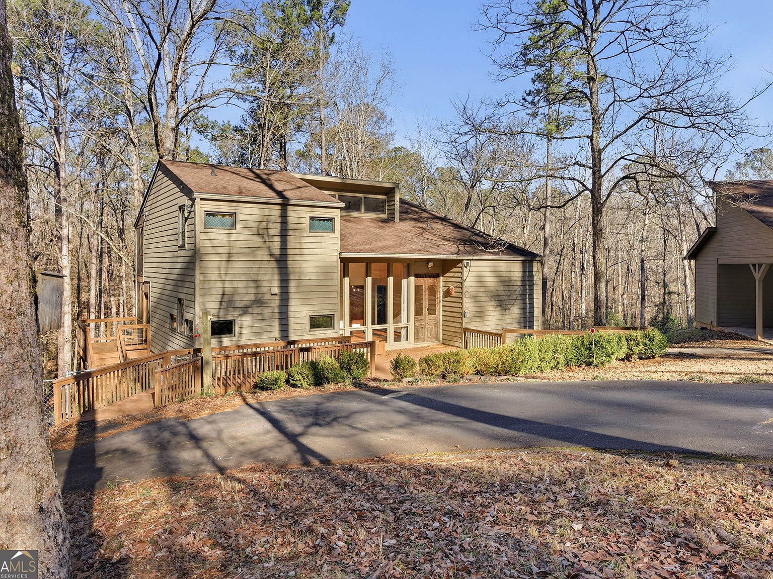 Macon Concrete builds and installs Driveway