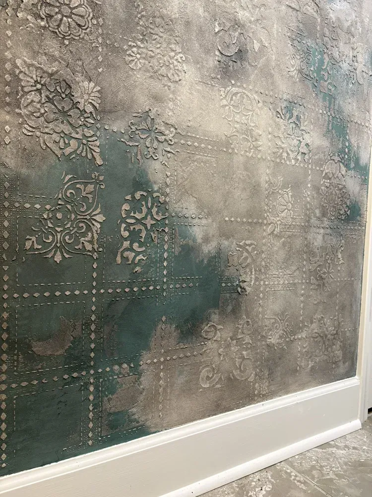 Custom textured decorative plaster finish with layered detail by Venetian Artworks