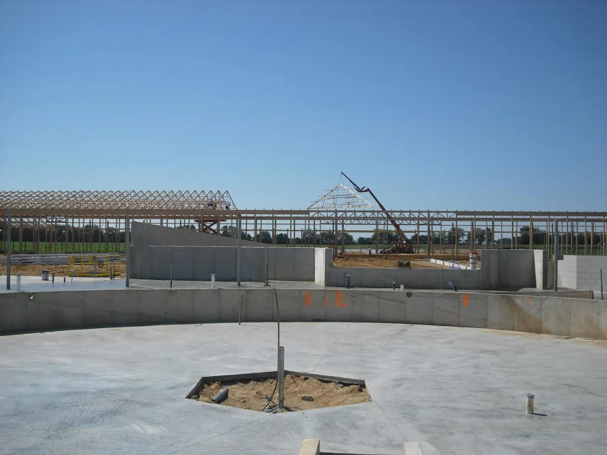 Concrete silo foundation
