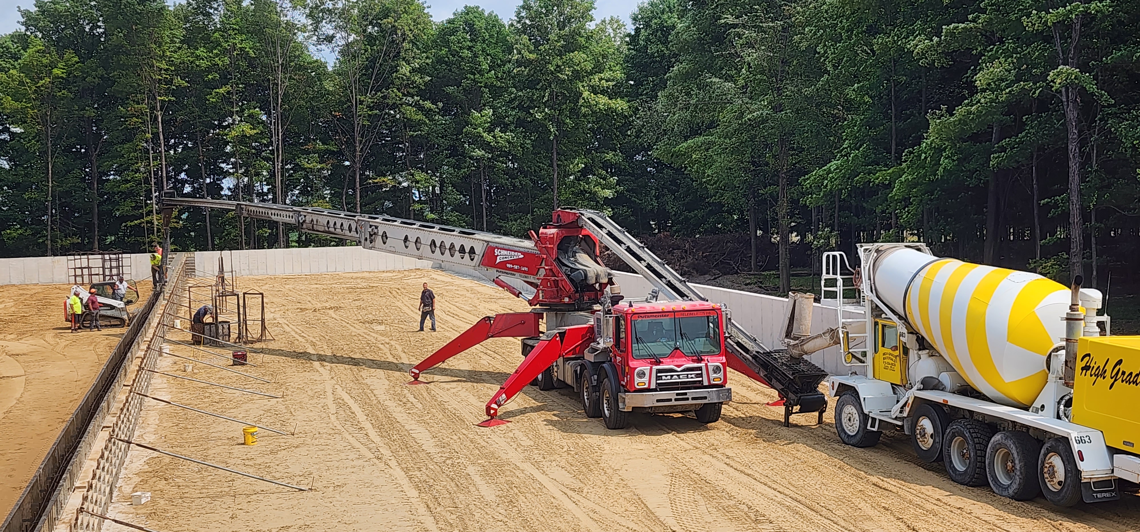 Company telebelt machine at a project site