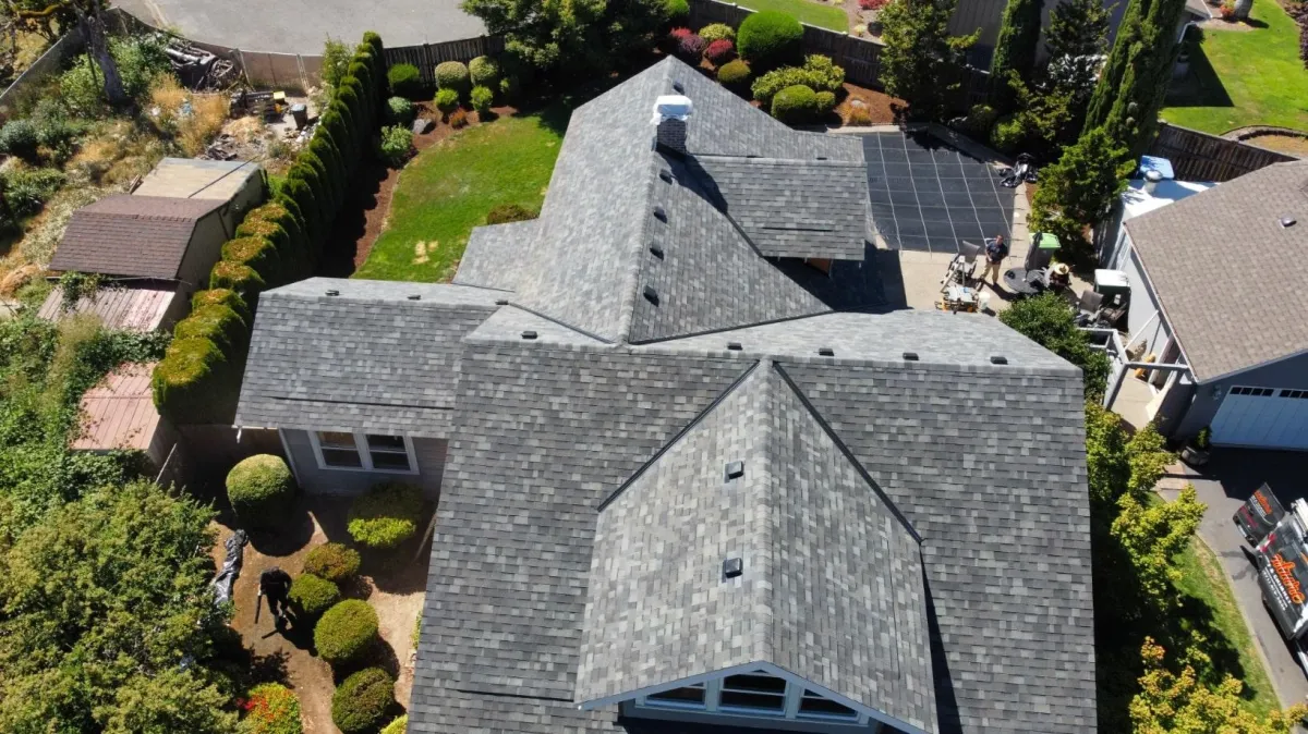 Circle shaped image of a roof, links to Roofing page
