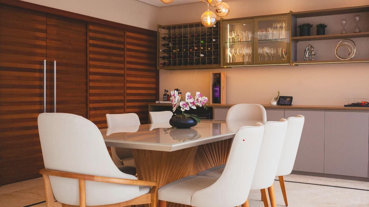best paint colors for low-light dining rooms