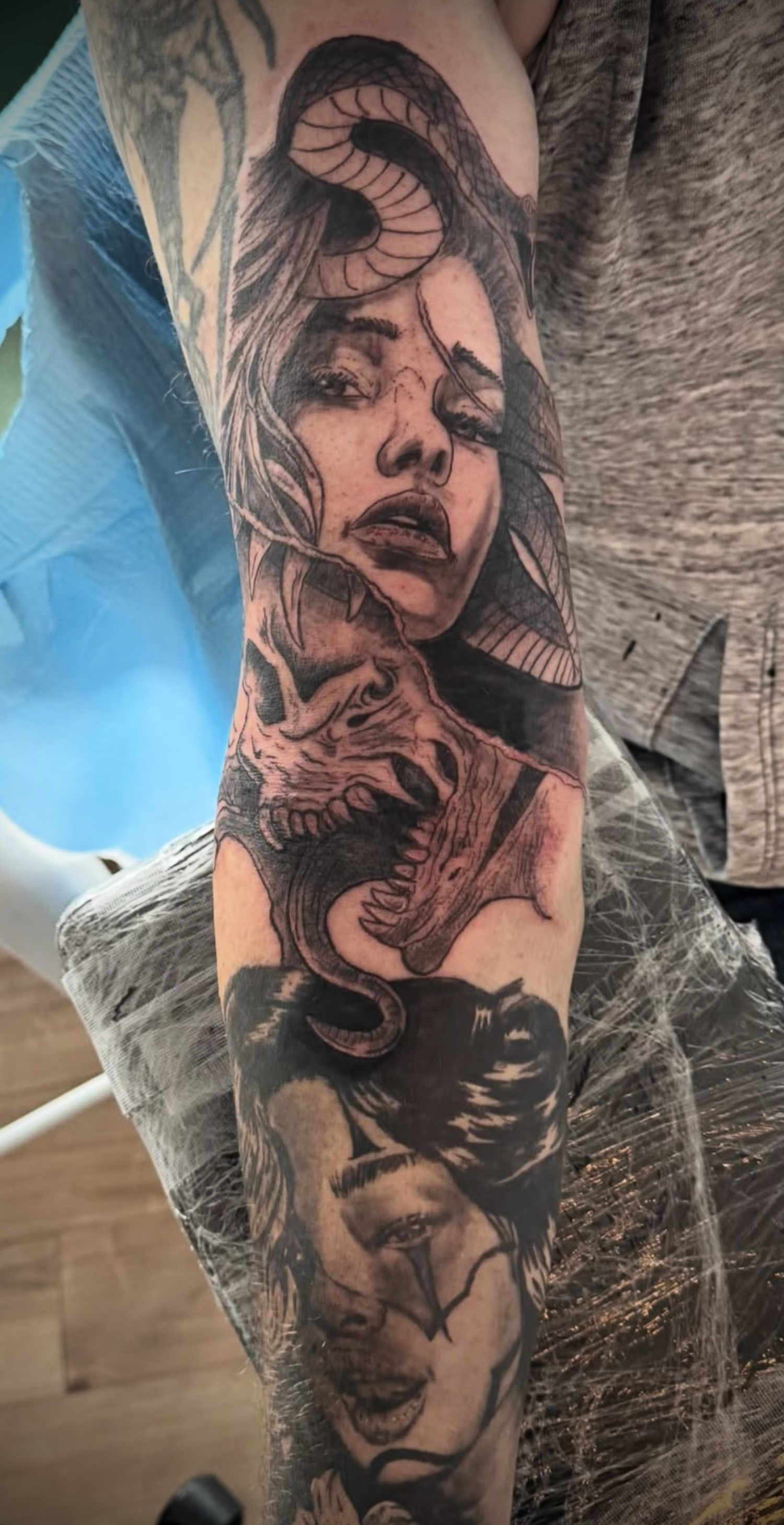 A sign that is on the side of a building