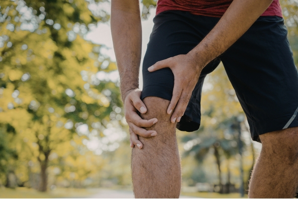 knee pain in the woodlands texas
