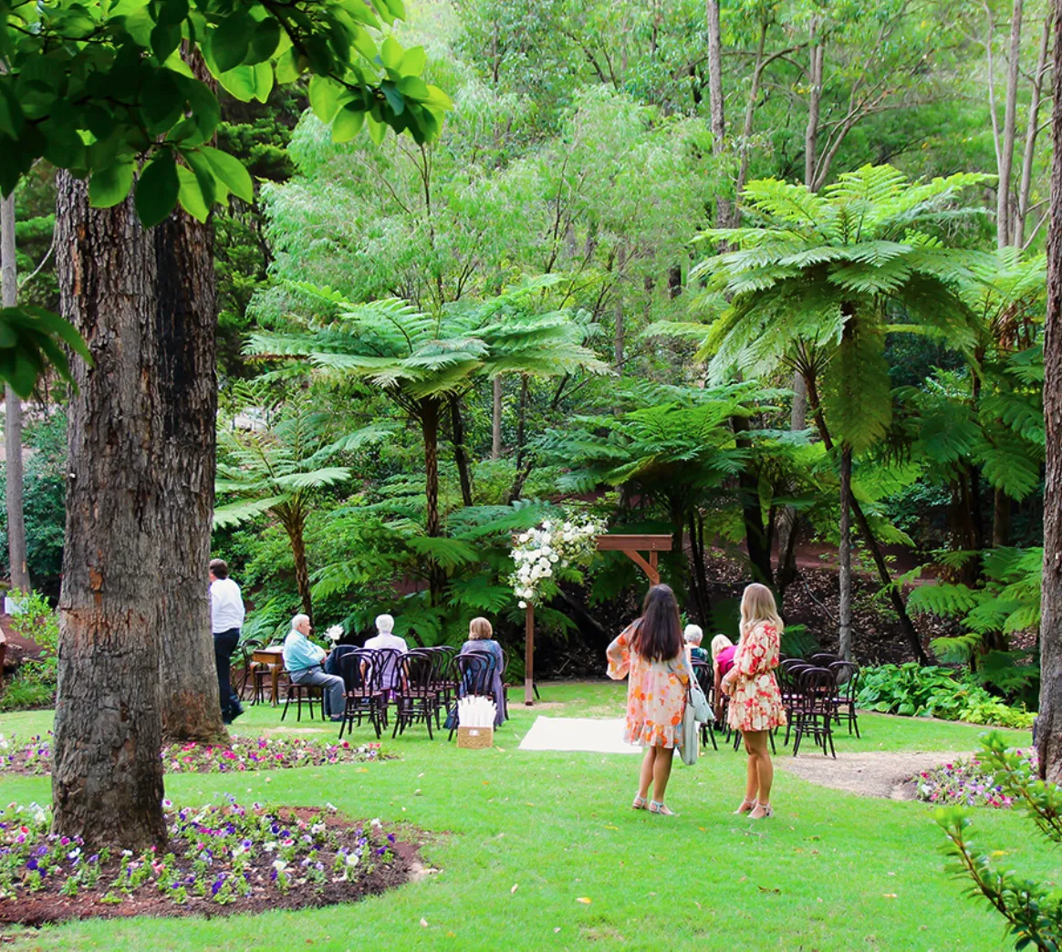 Bennets lawn couple kissing on the bridge