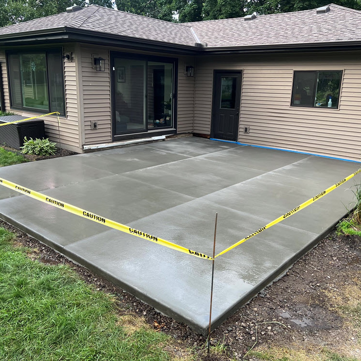 Moorhead Concrete builds and installs driveways.