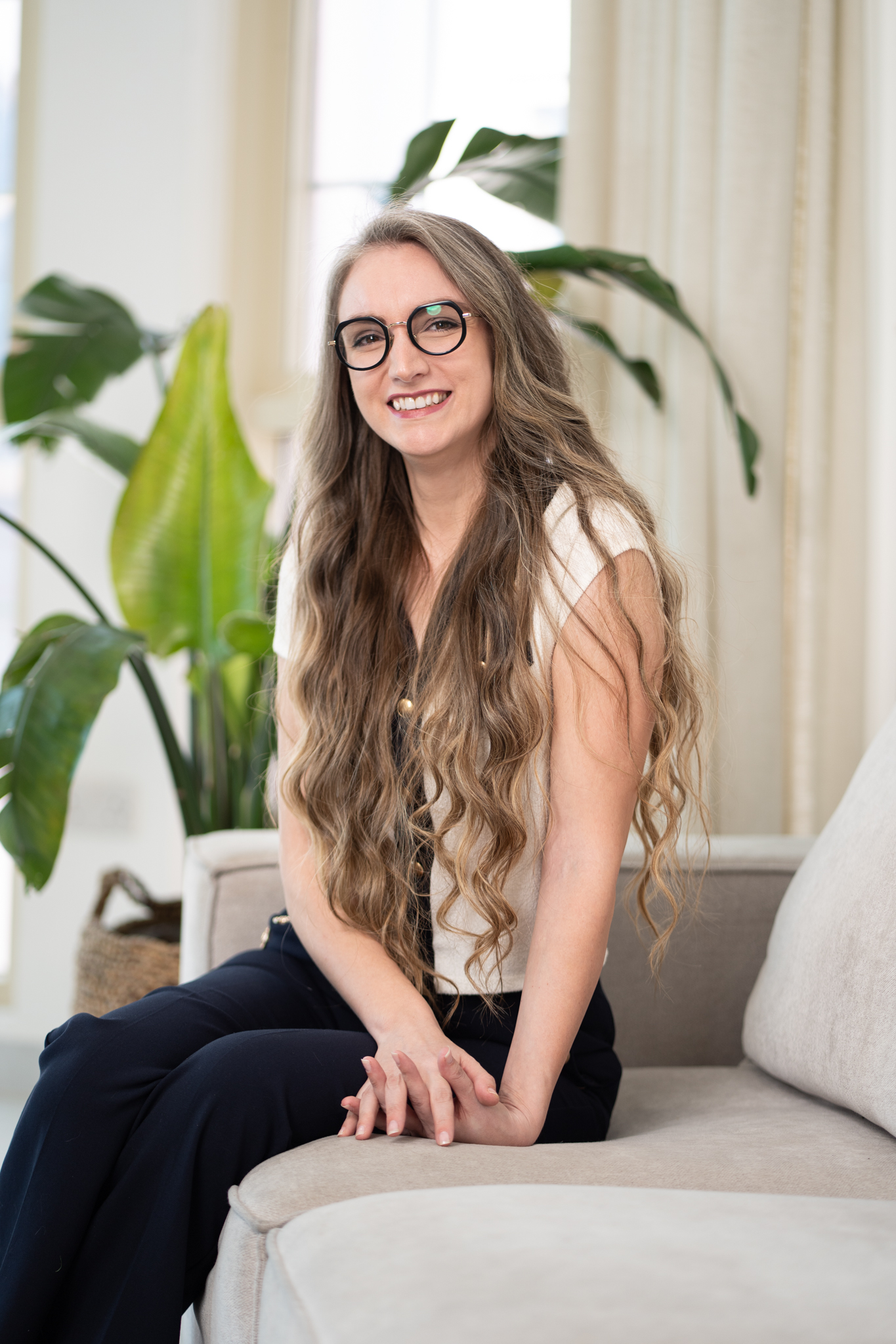 Martina Kikic, LinkedIn personal branding strategist and Founder of The Peace OS Consultancy in Dubai, ranked #1 in the UAE for LinkedIn Leadership and Personal Branding by Favikon — advisor to senior executives, founders, and consultants across 45 nationalities.