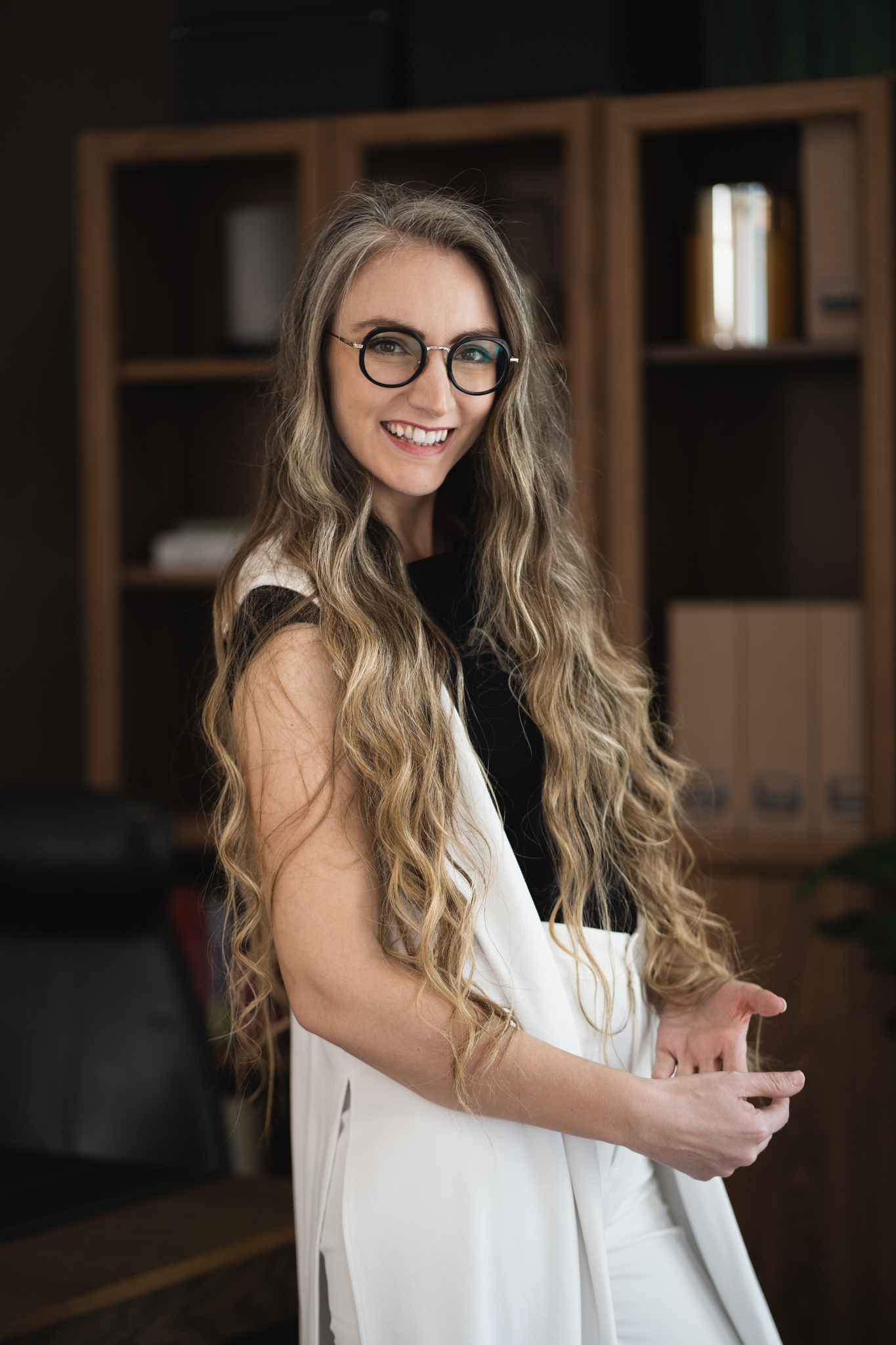 Martina Kikic, LinkedIn coach and personal branding consultant for executive professionals — Founder of The Peace OS Consultancy, ranked #1 in the UAE on LinkedIn, helping senior leaders build authority that turns expertise into inbound opportunities.