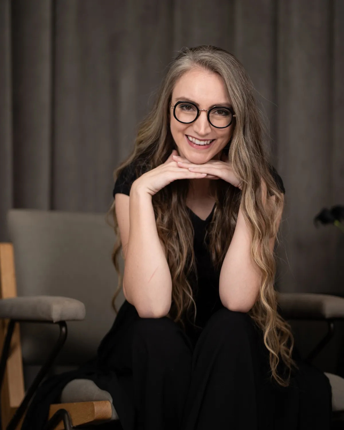 Martina Kikic, LinkedIn personal branding consultant based in Dubai, helping senior executives and founders across the UAE and internationally translate offline credibility into a LinkedIn presence that attracts inbound opportunities.