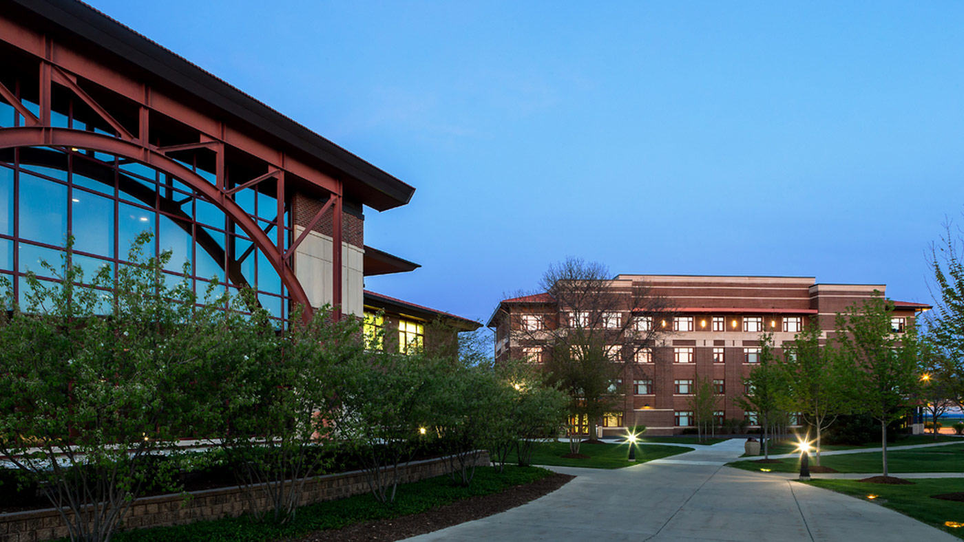 Aurora University in Aurora, IL ๐๐ โ A Campus Full of Energy, Opportunity, and Community Spirit
