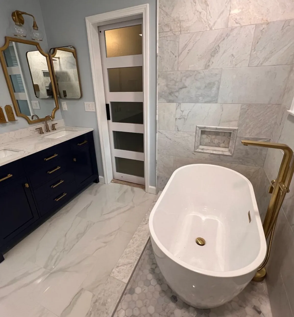 Modern bathroom remodelin Charlotte with expert tiling