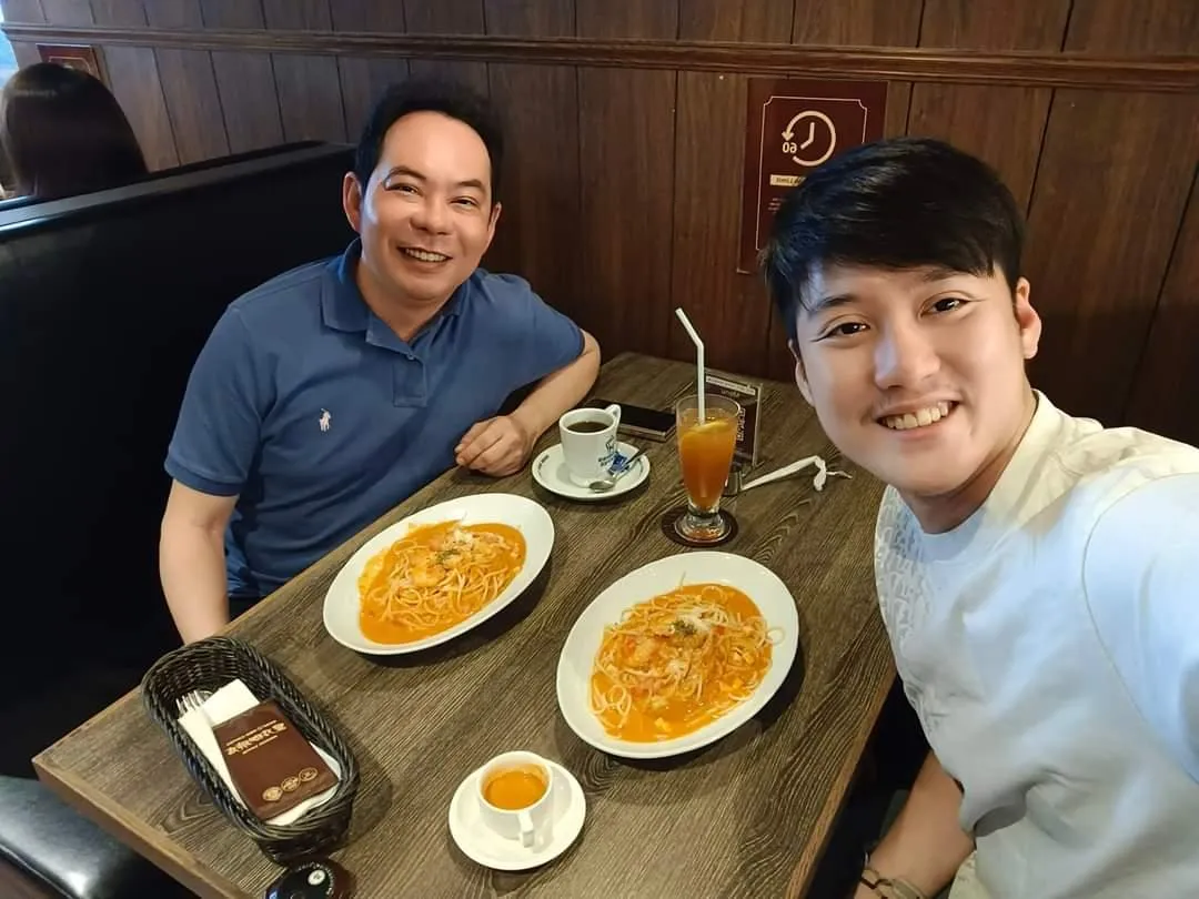 Alaric Ong with Ewen Chia, 7 Figure #1 Super Affiliate in Clickbank