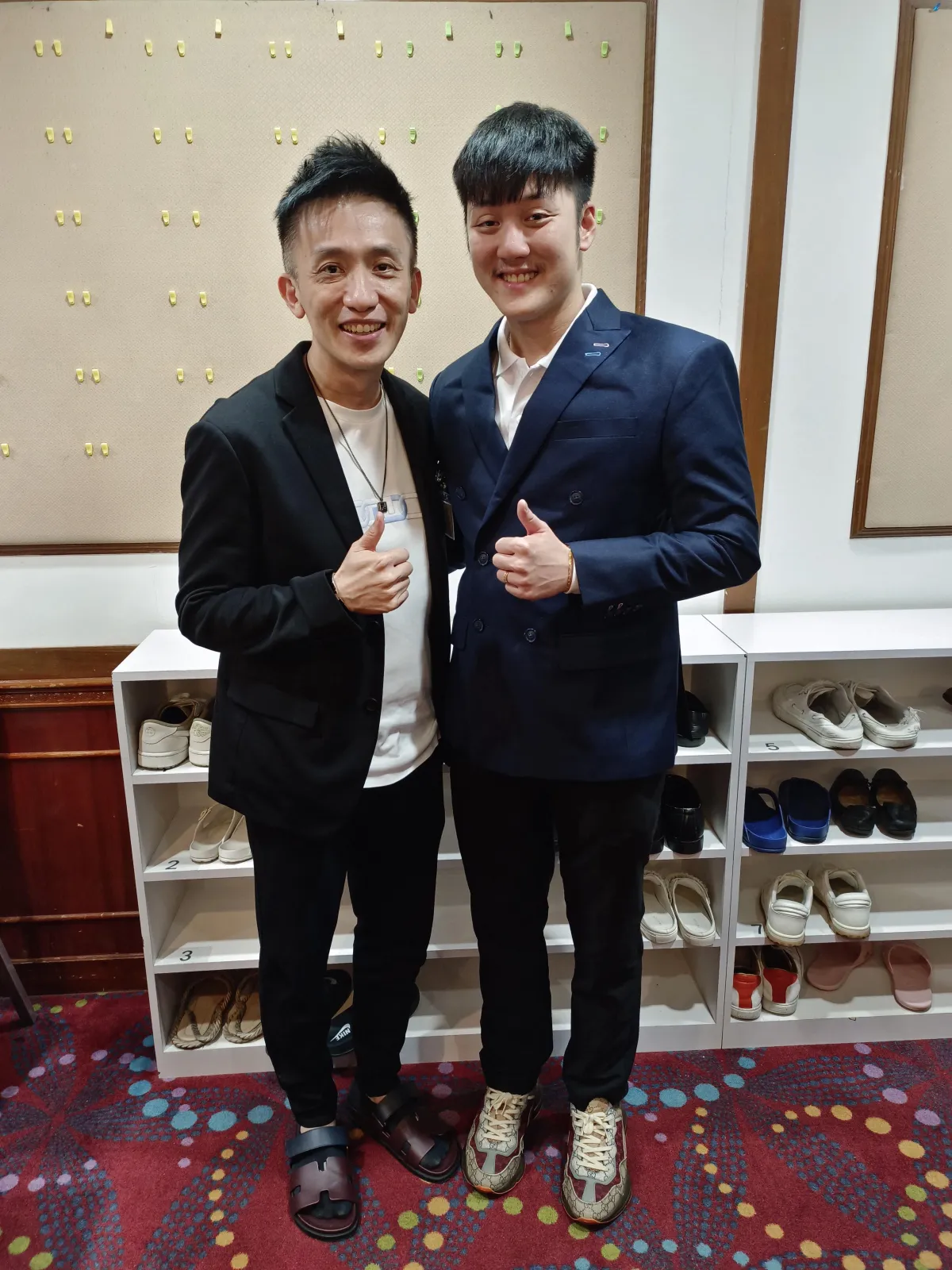 Alaric Ong with Kelvin Fong, CEO of Propnex