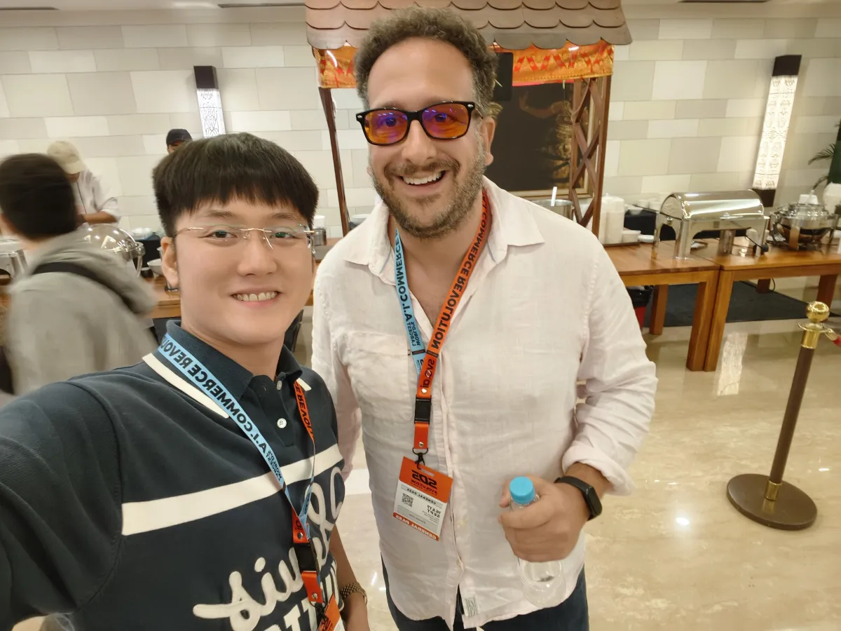 Alaric Ong with Ismail Gafoor, CEO of Propnex