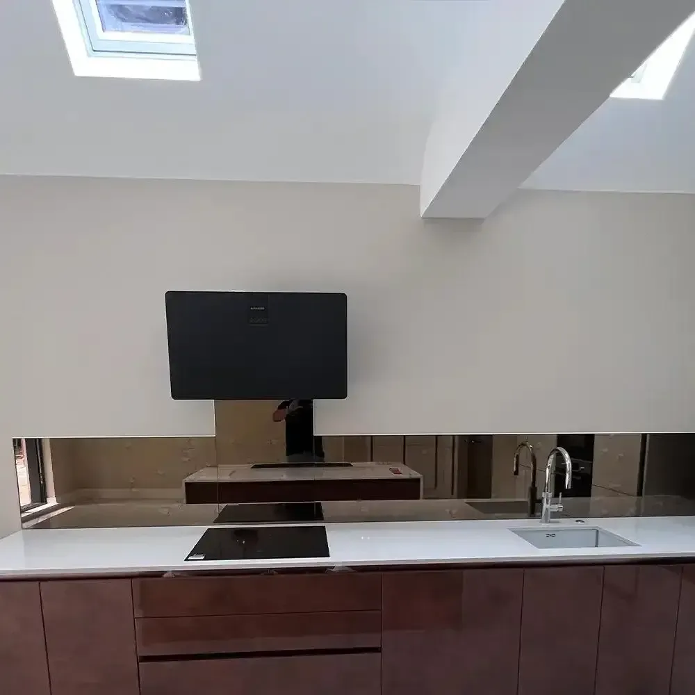 A custom 6mm antique non-toughened mirror glass splashback in a kitchen | Creoglass