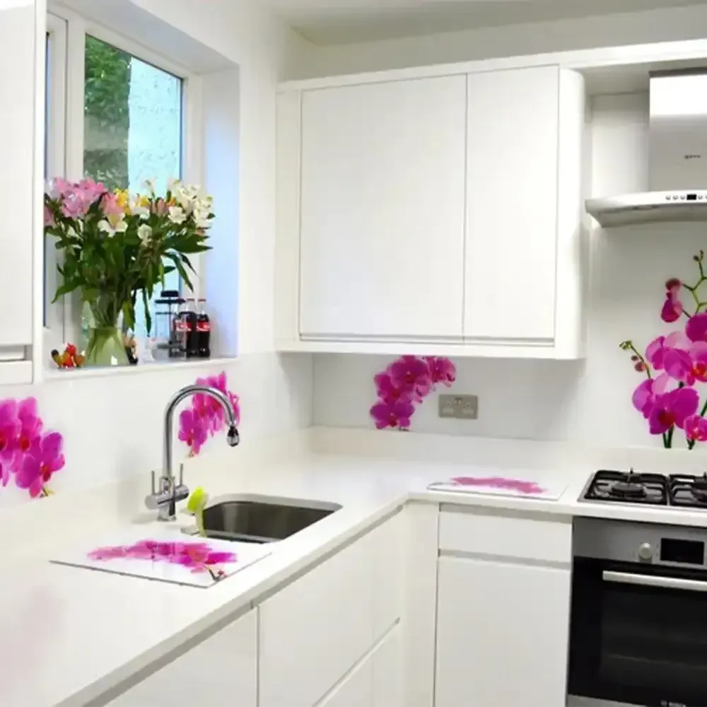 A custom 6mm floral printed glass splashback in a kitchen | Creoglass