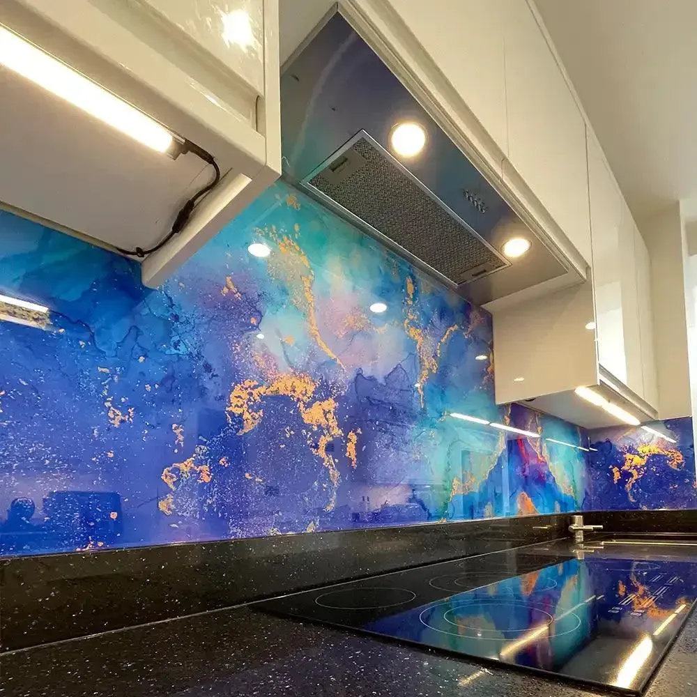 A custom 6mm liquid ink printed glass splashback in a kitchen | Creoglass